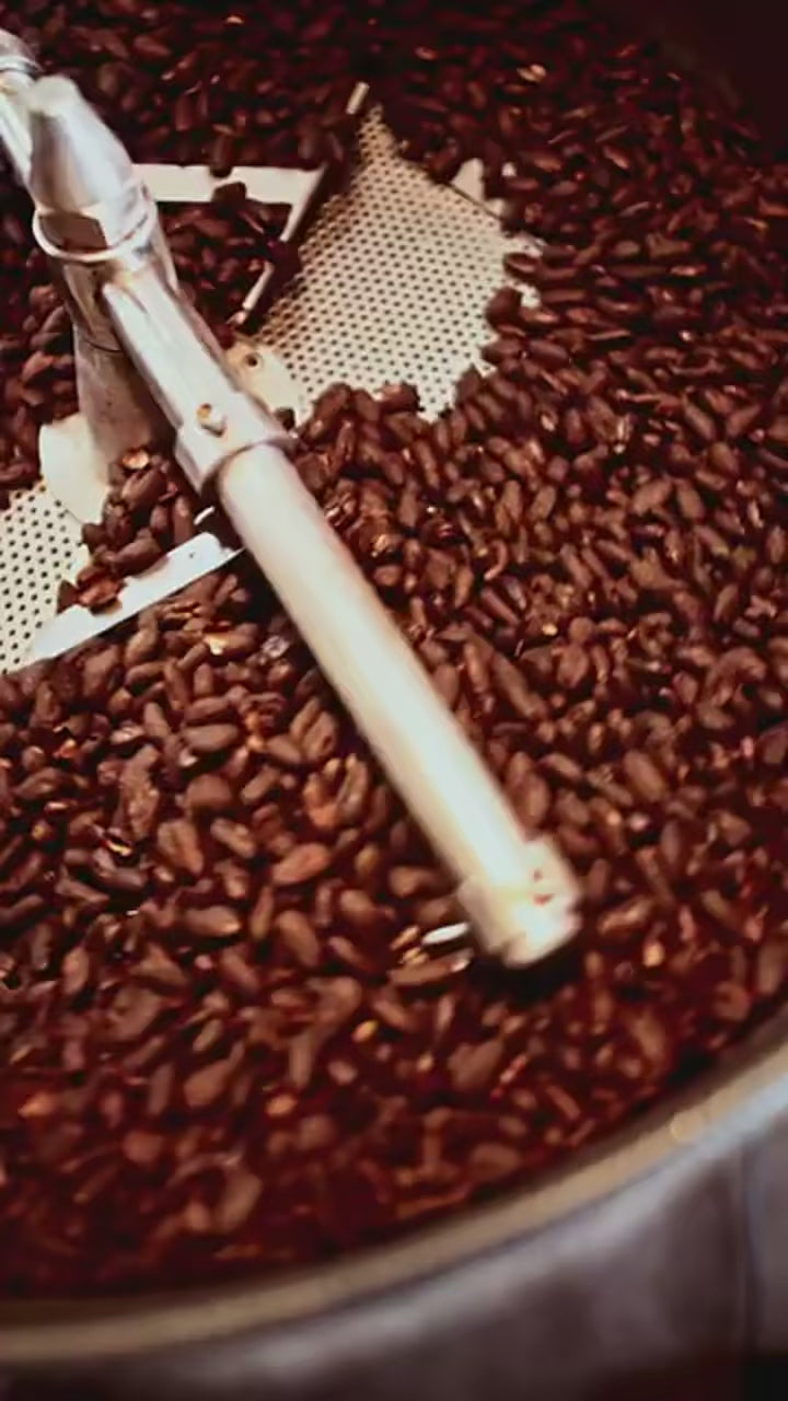 Small batch roasting Aunty Tommy's Koko Samoa beans — 100% pure cacao made in West Auckland NZ video